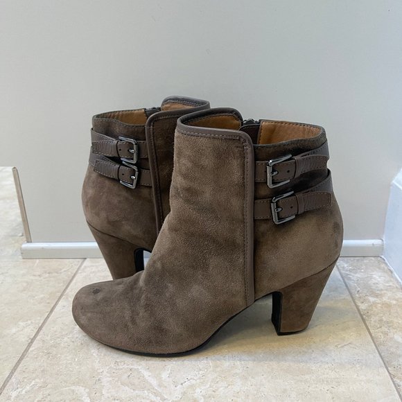 Sofft Brown Suede Comfort Heel Side Zip Ankle Booties, Size 9M - Picture 1 of 9